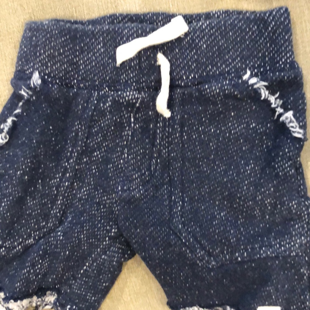 Burt’s Bees outfit - Picture 3 of 3